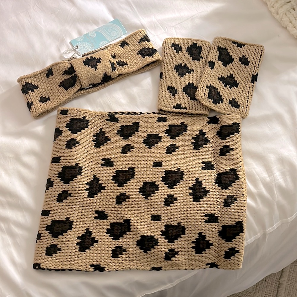 MudPie leopard set with infinity scarf, ear warmer with knot and gloves. NWT
